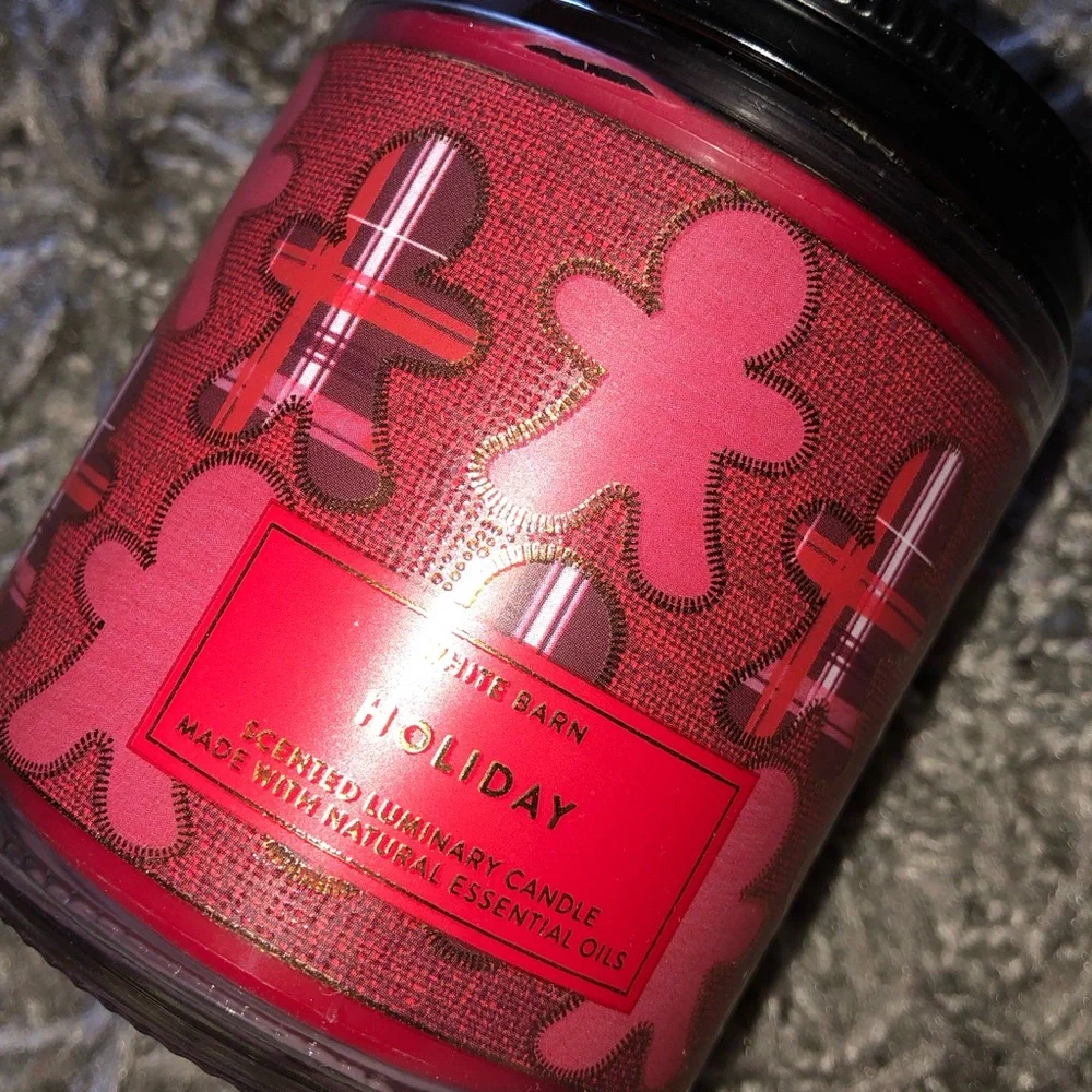 White Barn Holiday Candle, New